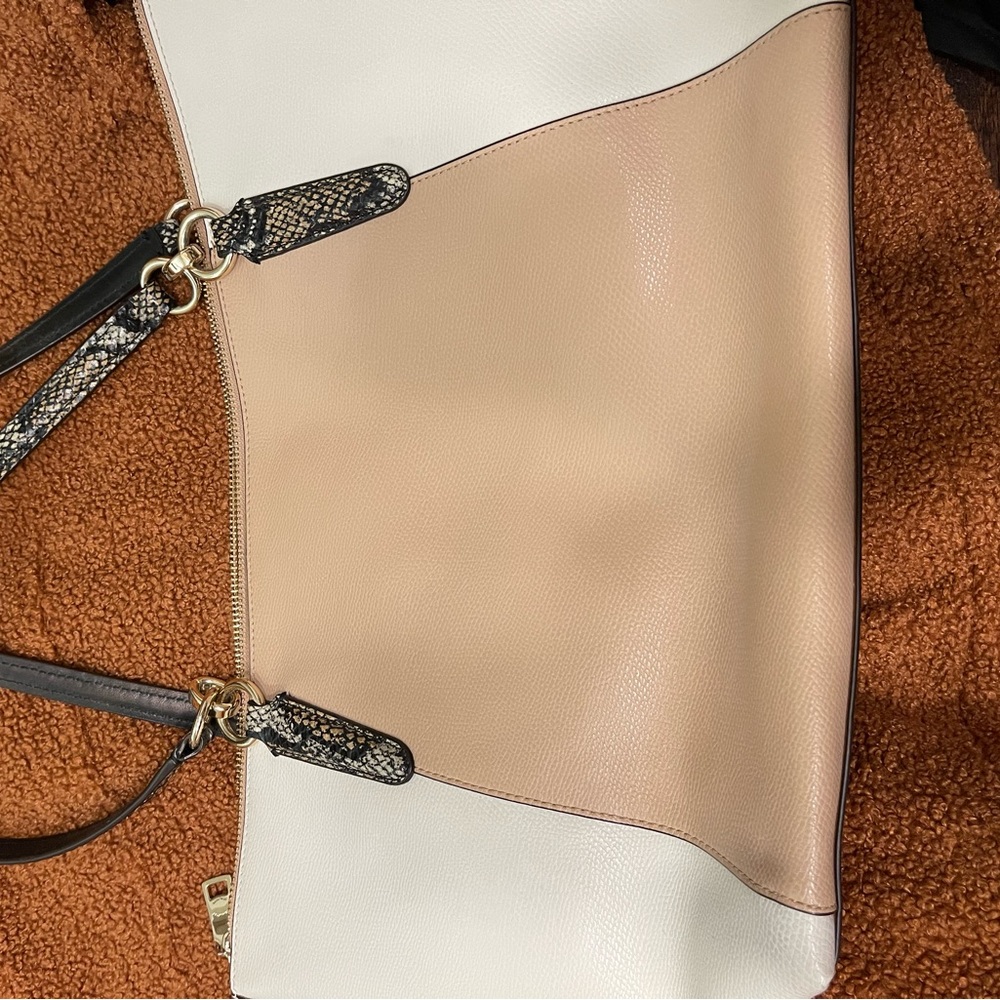 Coach handbag in excellent condition